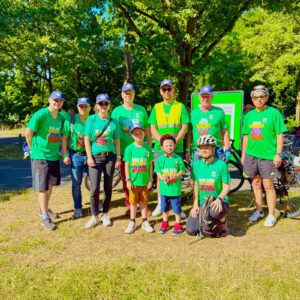 Mitglieder der Genossenschaft am Treffpunkt "Zenner" im Treptower Park